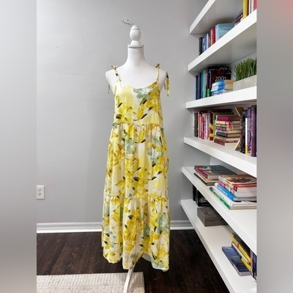 Hayden Yellow Floral Dress size small - Picture 1 of 13